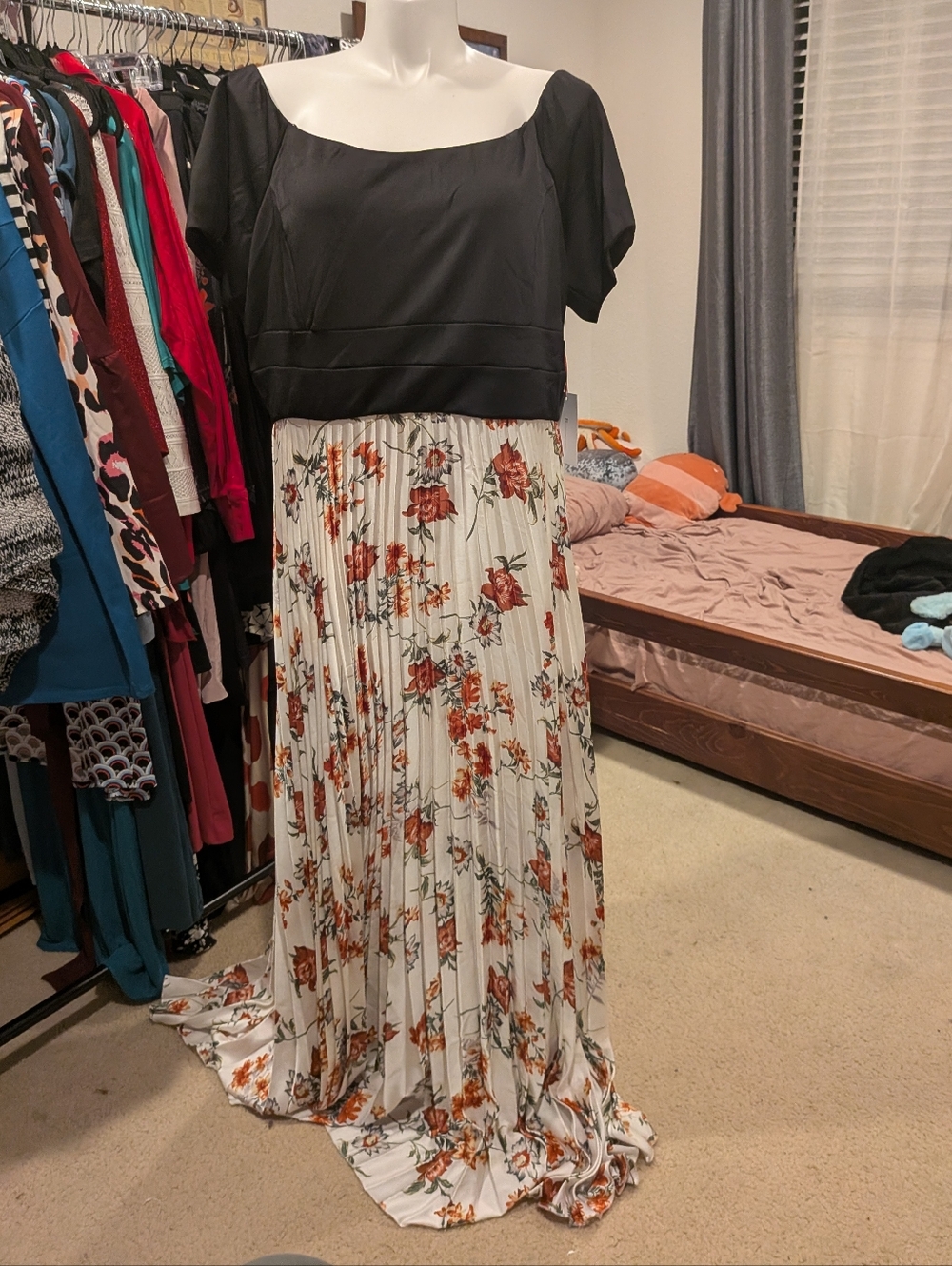 Rosevelvet Black Bodice With Cream & Rust Floral Pleated Maxi Dress - 3X